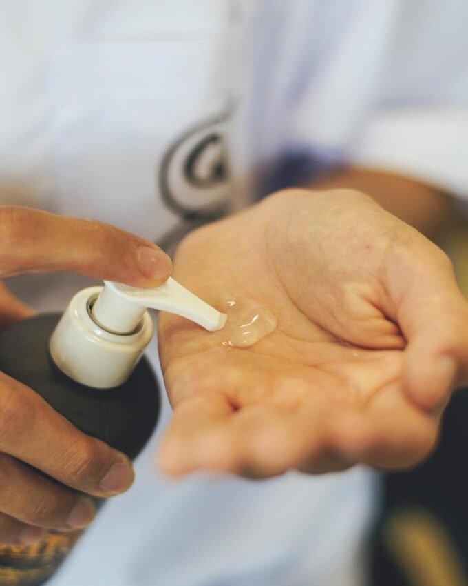 Teaser---Shave-Gel---Suavecito-Pomade